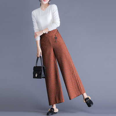 Μοντέρνα παντελόνια μέσης με φαρδιά σχέδια