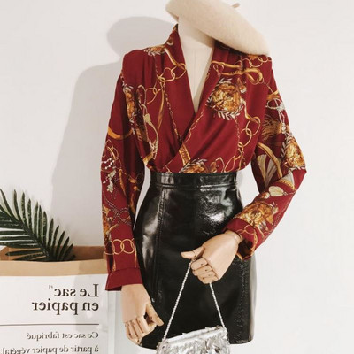 Aktuális női ing V-nyakkal, különböző színekben