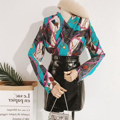 Aktuális női ing V-nyakkal, különböző színekben