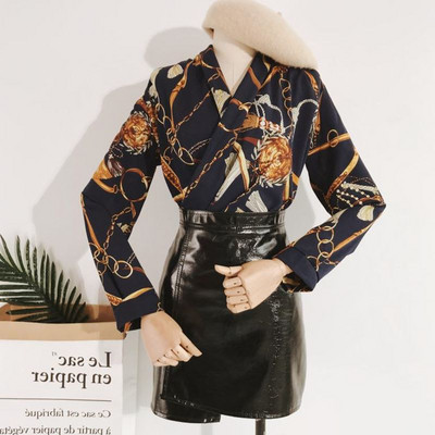 Aktuális női ing V-nyakkal, különböző színekben