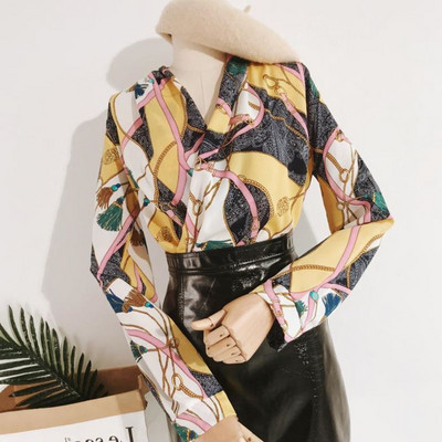 Aktuális női ing V-nyakkal, különböző színekben