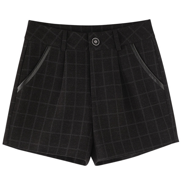 Kockás női rövidnadrág fekete zsebekkel