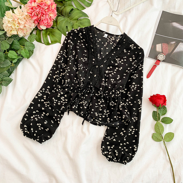 Cămașă modernă de damă cu șireturi și model în două culori