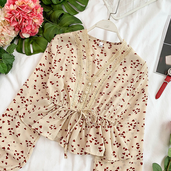 Cămașă modernă de damă cu șireturi și model în două culori