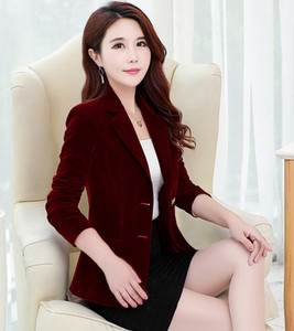 Modern női kabát gombokkal, három színben