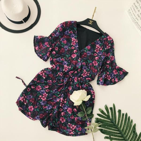 Hétköznapi női overál lótusz ujjal és virágmotívumokkal