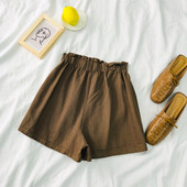 Női rövidnadrág zsebekkel, három színben