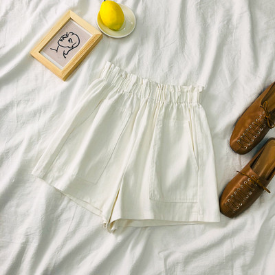 Női rövidnadrág zsebekkel, három színben