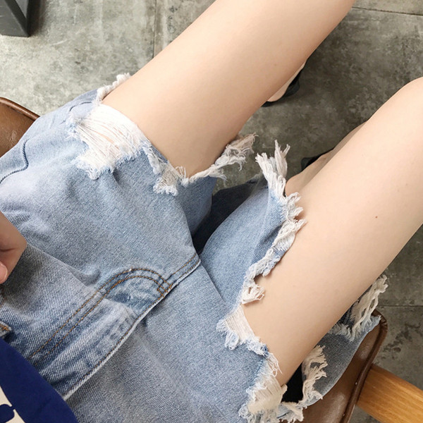 Pantaloni scurți de damă cu talie înaltă în albastru