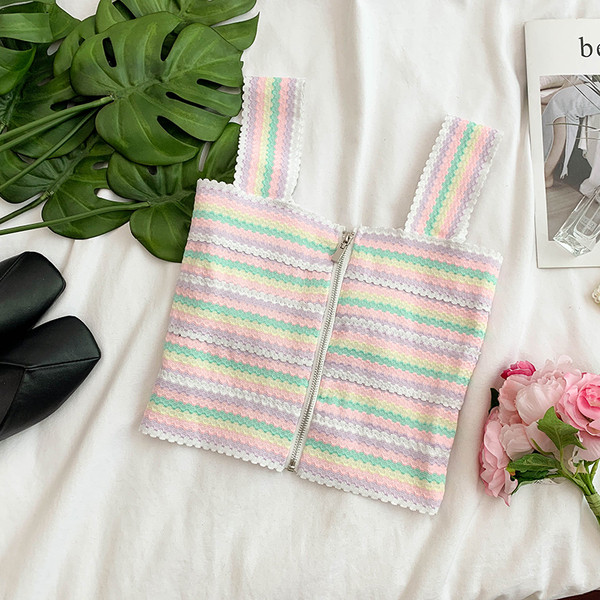 Top scurt de damă modern în trei culori