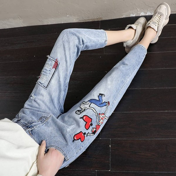 Blugi de dama eleganti cu broderie in doua modele