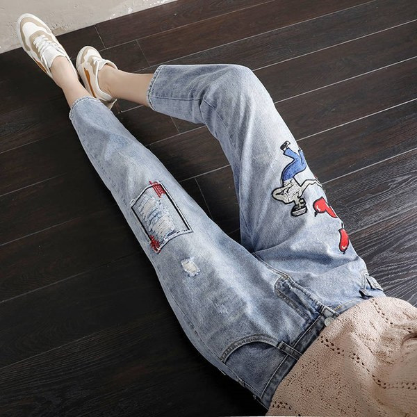 Blugi de dama eleganti cu broderie in doua modele