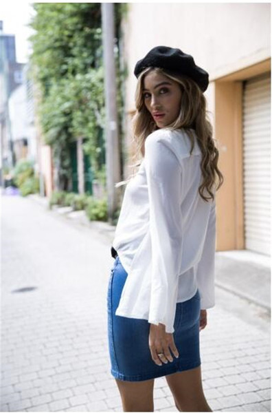 Cămașă modernă de damă cu șireturi în alb