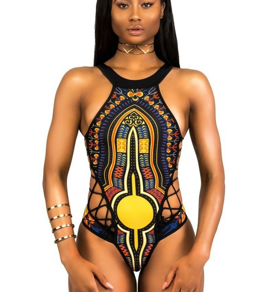 ÚJ teljes női fürdőruha fekete-fehér kivágásokkal