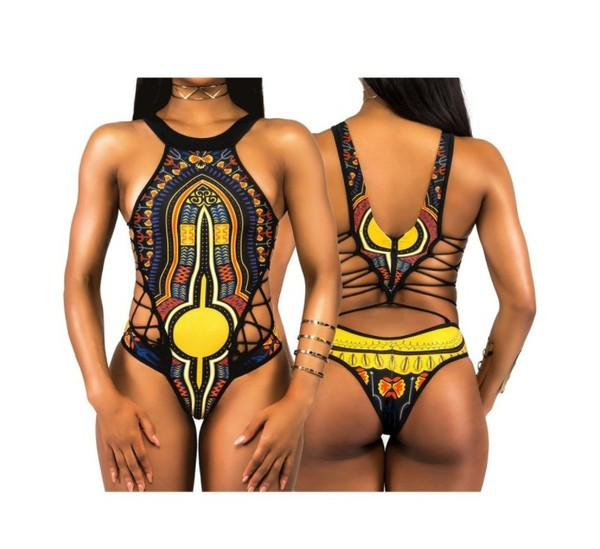 ÚJ teljes női fürdőruha fekete-fehér kivágásokkal