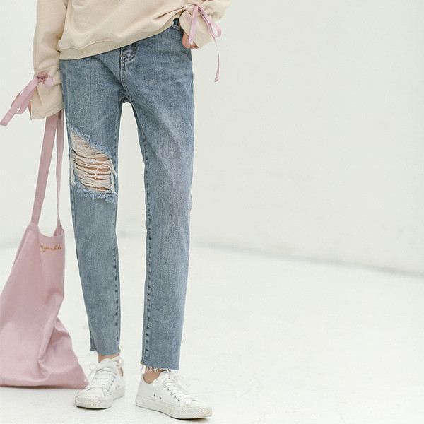 Blugi casual de dama cu motiv rupt