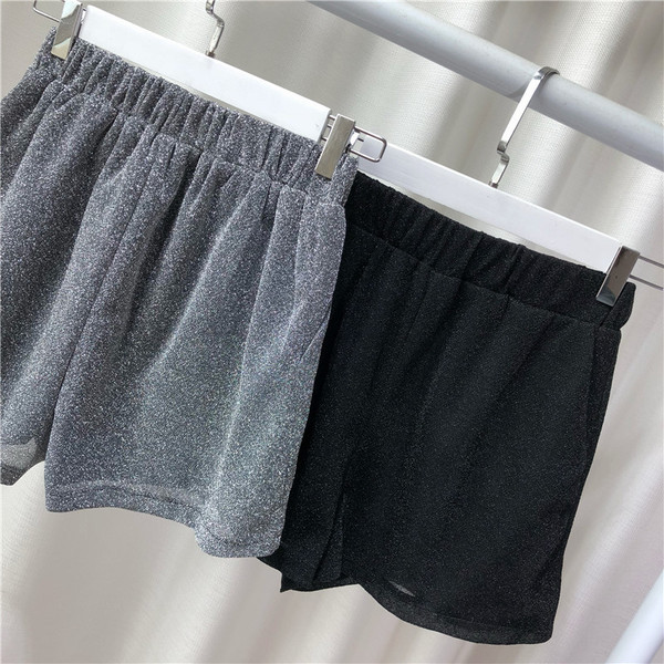 Pantaloni scurți de damă cu talie înaltă - două culori