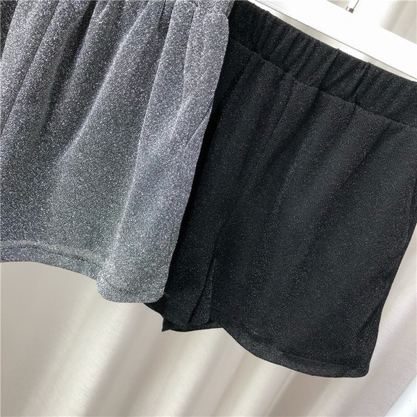 Pantaloni scurți de damă cu talie înaltă - două culori