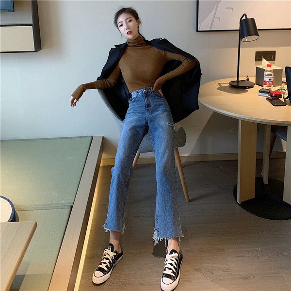 Blugi de dama eleganti cu motiv rupt si talie inalta