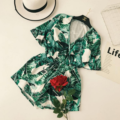 Salopetă de damă modernă cu decolteu în V