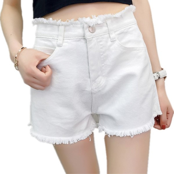 Pantaloni scurți moderni de damă în alb-negru