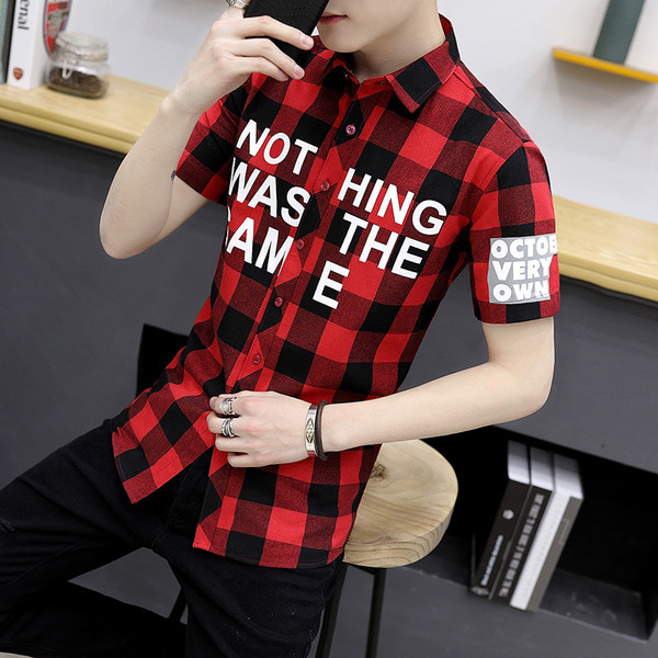 Cămașă modernă pentru bărbați cu mâneci scurte și inscripții în două culori