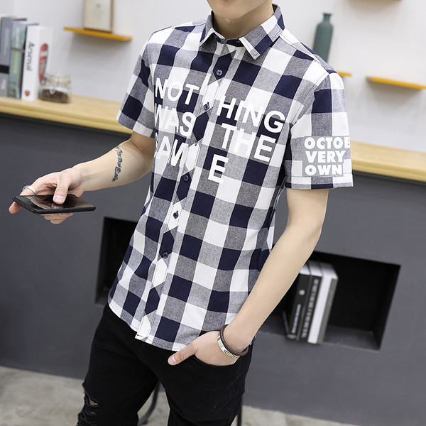 Cămașă modernă pentru bărbați cu mâneci scurte și inscripții în două culori