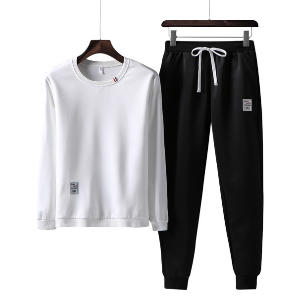 Мъжки спортен екип включващ блуза и долнище в бял, черен и сив цвят