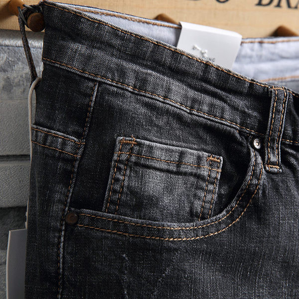 Pantaloni scurți moderni pentru bărbați de culoare închisă