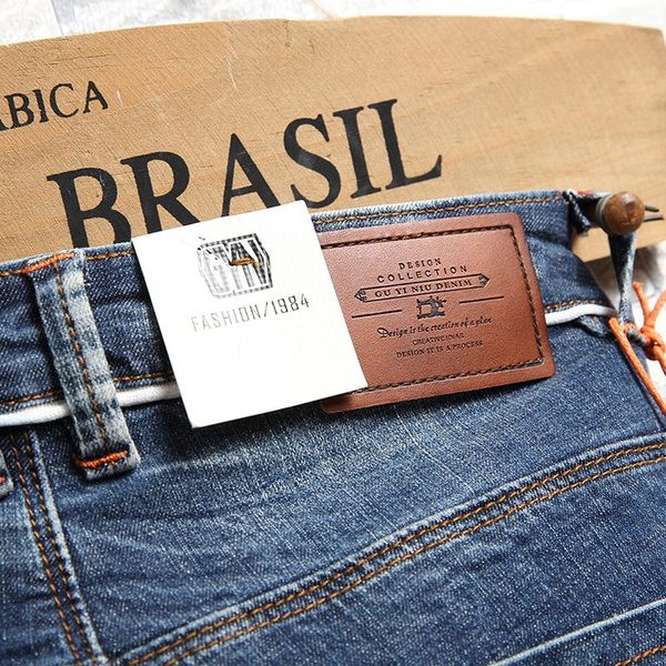 Pantaloni scurți la modă pentru bărbați în albastru