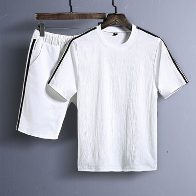 Férfi kétrészes szett, pólóval és rövidnadrággal, többféle modellben