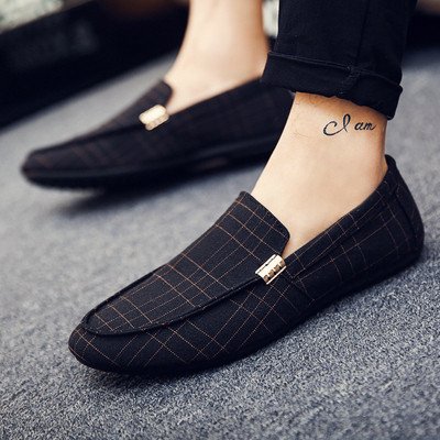 ÚJ férfi kockás mokaszinok két színben