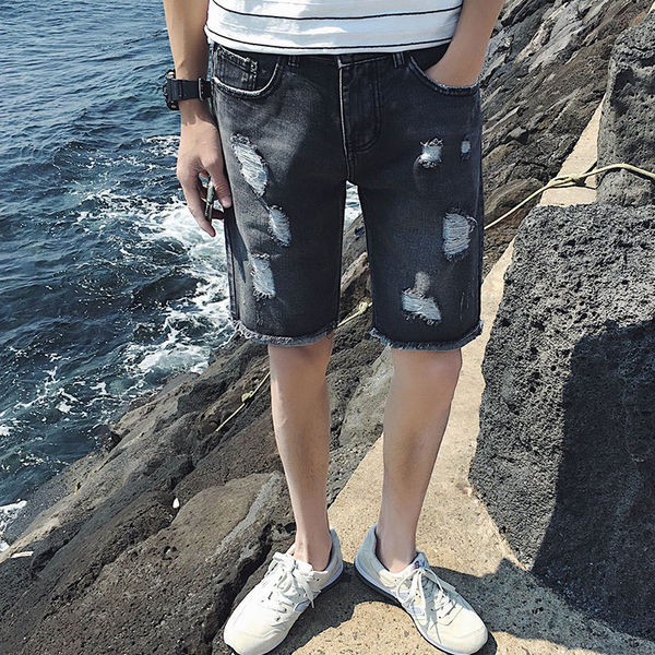 Lezser férfi rövidnadrág szakadt motívumokkal