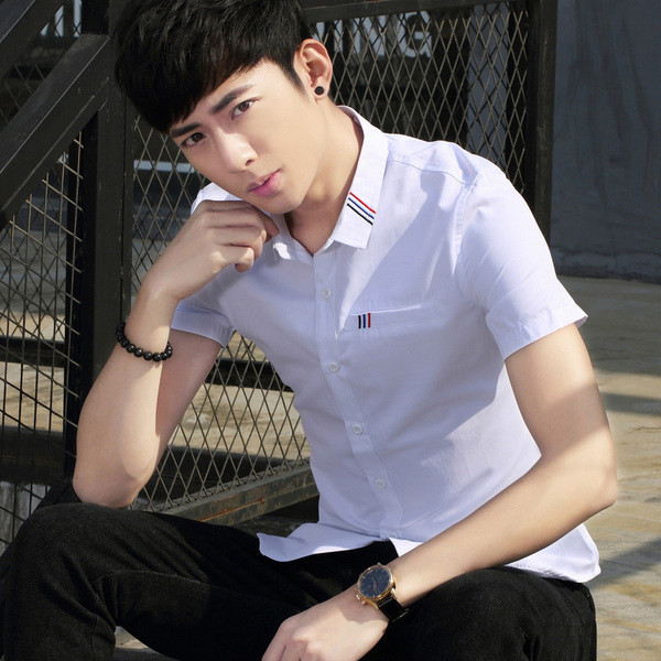 Modern férfi ing fekete-fehér hímzéssel