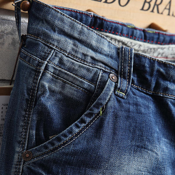 Pantaloni scurți simpli pentru bărbați în albastru