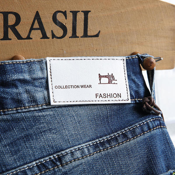 Pantaloni scurți simpli pentru bărbați în albastru