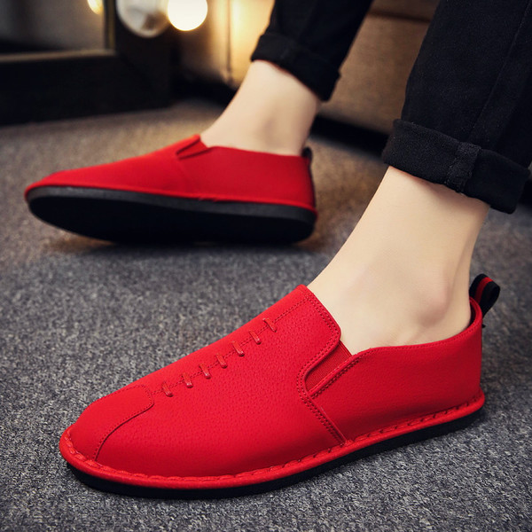 Mocasini pentru bărbați din piele ecologică în negru și roșu