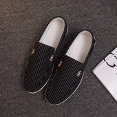 Férfi modern csíkos mokaszin fekete-fehér színben