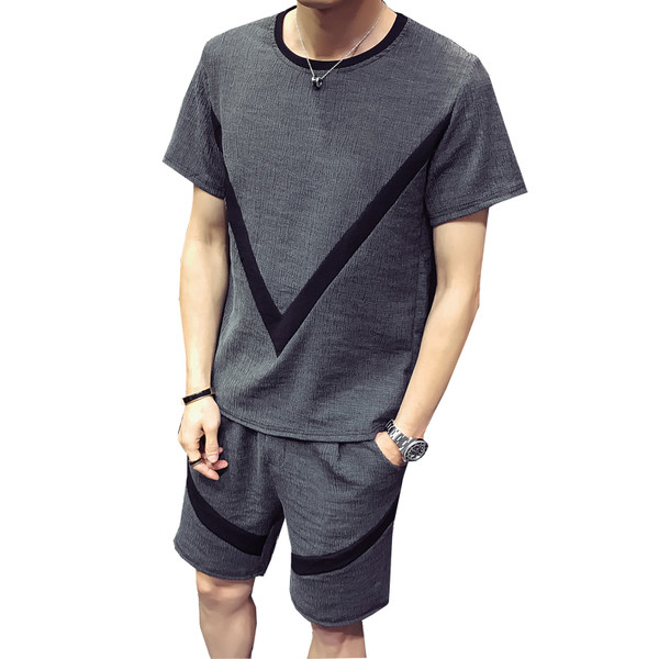 Set casual pentru bărbați care include un tricou și pantaloni scurți în două modele