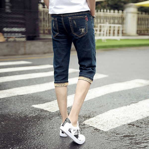 Blugi scurti de bărbați, stilați, cu embleme