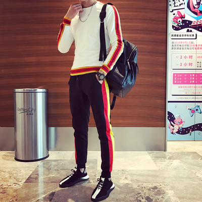 Sportos férfi szett színes szegéllyel két modellben