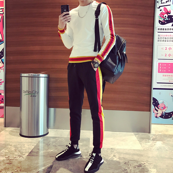 Sportos férfi szett színes szegéllyel két modellben