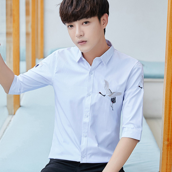 Cămașă stilată pentru bărbați cu mâneci 3/4 și broderie în două culori