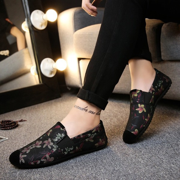 Mocasini barbatesti cu motive florale - trei modele