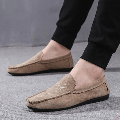 Μοντέρνες ανδρικές κάλτσες από οικολογικό σουέτ σε τρία χρώματα