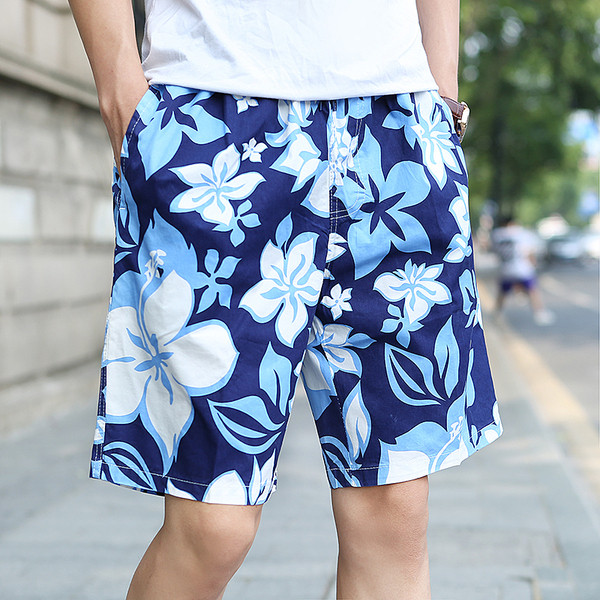 Alkalmi férfi rövidnadrág virágmintával