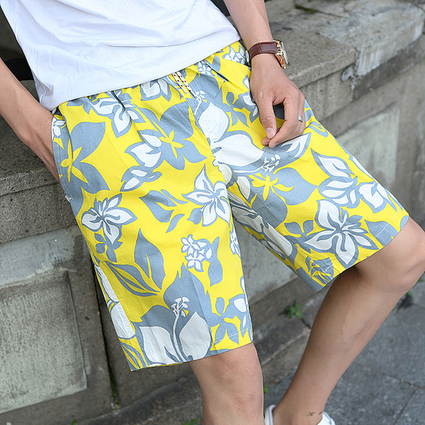 Alkalmi férfi rövidnadrág virágmintával