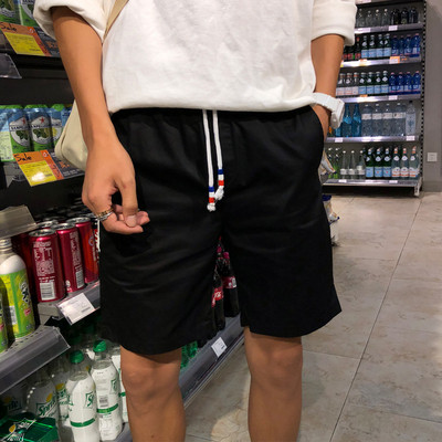 Alkalmi férfi rövidnadrág több színben, színes szegéllyel