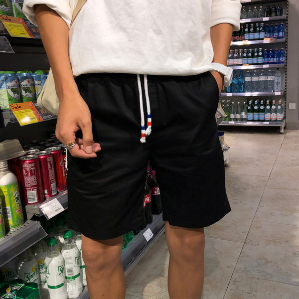 Alkalmi férfi rövidnadrág több színben, színes szegéllyel