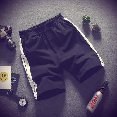 Pantaloni scurți pentru bărbați în mai multe culori cu margini colorate